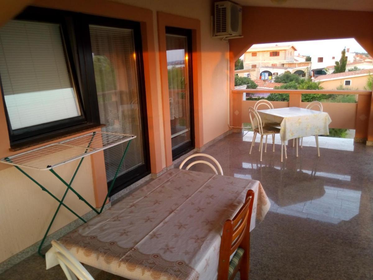 Appartement Maslina à Vir Extérieur photo